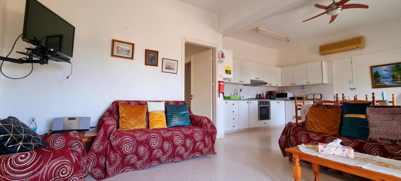 Astrofegia Apartments Near The Sea Ajía Marína Kültér fotó